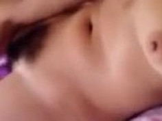 可愛大奶妹用按摩棒自插需求真大