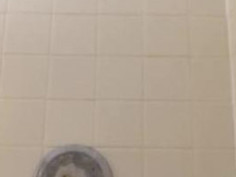 For those followers who find feet and legs particularly exciting~ ♡ 差點就能看到了 好可惜