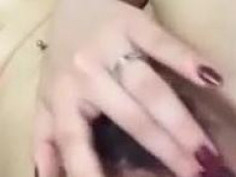 [自拍露臉]櫻花妹拍攝露點影片～讓大家看看她剛剃完的苞苞（有影）