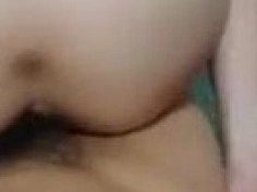 [自拍露臉]愛上入珠棒的嫩妻～總是愛幫我吸還會爬上來用力啪（有影）