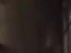 [自拍露臉]女友搖的好用力！還好男友抱住她～都快坐斷了（有影）