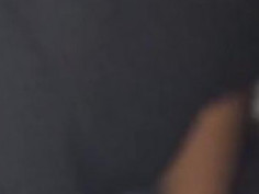 「渾水摸奶」19歲女生微醺露出散熱 鄰座男子手癢抓了一把