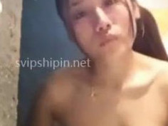 [自拍露臉]２２歲素顏正妹拍洗澡影片給前男友！為了自拍還先修毛～分手卻被ＰＯ上網（有影）