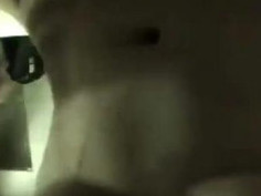 【線上看影片】正妹深夜在摩鐵被幹！做到一半男友電話：在哪裡我來接妳？影片流出！！