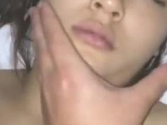 [自拍露臉]【昏迷人妻】趁她老公出差～約女同事出來聊天！下藥帶到旅館啪啪～還睡到打呼！用屌打臉～射在臉上都沒反應！（有影）