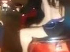 [自拍露臉]無"罩"上路～跟朋友夜遊，騷妹大馬路露出超亮車頭燈！（有影）