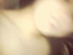 【線上看影片】鄧紫琪口交影片流出，淫蕩的表情對著男人口交，做愛太淫蕩了！！