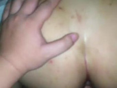 約砲Ｇ奶妹～胸狠彈頭太驚人！才摳幾下就噴啦～內射外流（有影）