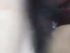 [自拍露臉]玩上新進秘書～她說三年沒開機！超緊水又多～第一次插到會噴水的騷尤物（有影）