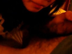 [自拍露臉]『想不想吃主人的肉Ｘ』無辜眼神～女友餓了等著吃！（有影）