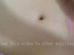 女友邊ＬＩＮＥ邊啪啪，最近睡前總愛這樣玩～連跳蛋都隨時準備好！（有影）