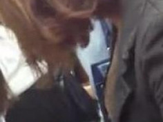 露點走光偷拍-搭捷運時遇到正妹~抱歉我不小心看到你奶頭走光了