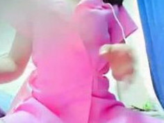 「哥哥～好癢喔」看似清純～嫩鮑妹視訊玩『網愛』，妹妹真的有夠嫩～還是一條線（有影） - 1