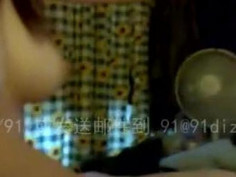 [自拍露臉]台灣情侶愛愛影片外流～女友練習「手排」，邊打檔跟男友聊天（有影）