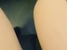 性感好身材，用「咖啡豆」瞪死你～床上太無聊！搭公車也要露一下（有影）