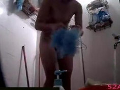 簡陋出租房浴室 打工妹洗澡偷拍