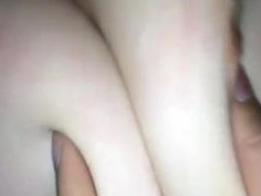 偷偷約女同學姊姊旅館啪啪啪～豐滿肉鮑還沒進去，水都快流出來（有影） - 2