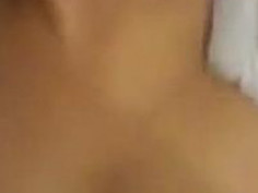 「給我~好喜歡你操我」輕熟ＯＬ試過就愛上～顏射完還意猶未盡一直舔：每次都會高潮！ （有影）