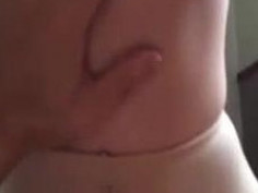 可愛女友走在路上一直被人看～進旅館才發現沒穿內褲，絲襪還是開襠的！貓叫聲讓人心癢癢（有影）