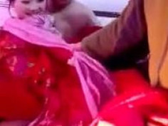 操到一半朋友來鬧新娘子