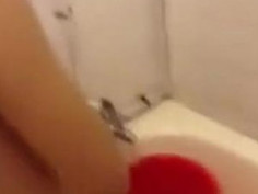 [自拍露臉]分享大學前女友洗澡影片～壞男友讓別人欣賞出浴美照！（有影）