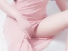 巨乳妹穿上粉系透視裙！第三點若隱若現！兩粒雪白大福就這樣蹦出來：想撲倒(2)