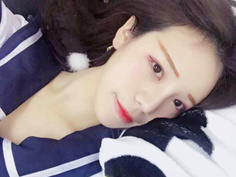 雖然她叫丑曦但可一點都不醜 只是很開放 1