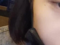 有很多人路過可以通過美女主播看晚上打橋牌接觸接觸力沒穿內褲在