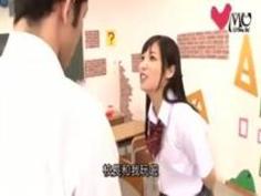 ドS○リビッチな女子校生が気弱な男子を無理矢理脱がしてパコパコ！