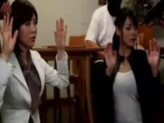 襲ってきた男達に黒幕は誰かを手コキで尋問する美熟女潜入捜査官の皆さん