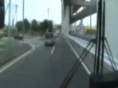 「お姉さんとSEXしてみる？」バスで隣席の爆乳痴女に誘惑され逆レイプされるM男ｗ