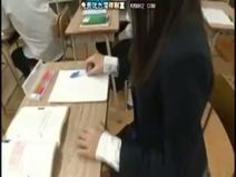 授業中なのに教室の片隅でクラスの男子をフェラチオする淫乱な女子校生さんｗｗ