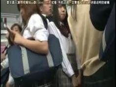 【pornhub】ミニスカの女のキス無料レズビアン動画！