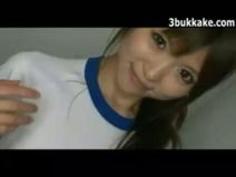 体操着のお姉さんに風呂場でフェラしてもらいパイズリも・・・