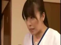 人妻なのに激しいイラマチオでヤラれまくって寝取られる激カワ奥様