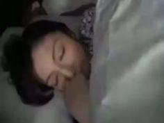 スレンダーな淫乱人妻と不倫旅行！デカチンで突かれてヨガりまくる！