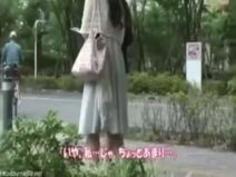 xvideosまとめ: ｟人妻ナンパ｠ナンパされてデカマラでガン突きされまくり喘ぎ狂ってガチで感じまくる素人の淫乱な美人妻