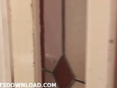 自然な大きなおっぱいを持つアジアの十代