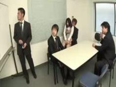 新しく入ってきたOLに性教育をする同僚