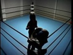 日本の女の子の拷問ラックの少年