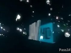 エナ・オウカは性交前にディルドを彼女のスリットに滑り込ませる