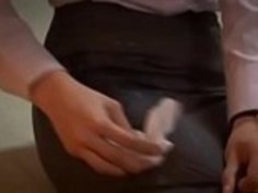 彼女の寝室でオナニーしている日本の女の子