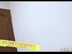 2人のオリエンタル・ベイビーの活発な肛門穿孔