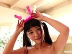 マリカ・ハセ、大きなおもちゃを犯す