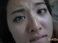18歳のGreen EYES ASIANが彼女の顔を全面的に奪う！