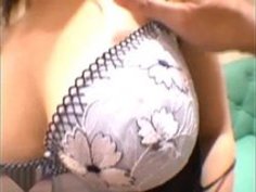 ティーンエイジャーセクシーファックと吸血鬼を吸う