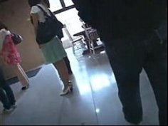 【潮吹き・オナニー】スタイルのイイOLを階段の踊り場や駐車場の追い込んで無理矢理プレイ