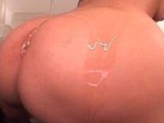 アジア人の誘惑者の口を満たし、2人の雄鶏を奪う