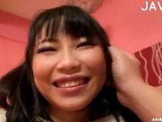 爆乳が激エロな童顔娘が自分で乳首を舐める