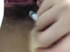 ナチュラルブッシュを持つセクシーな日本人女の子